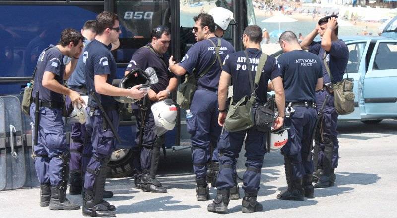  Οι αστυνομικοί πήγαν στη Θράκη και τα διαβατήρια αργούν