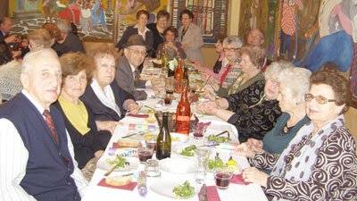  Στην κοσμική ταβέρνα «Μιχάλης» – Γεύμα φιλίας συνταξιούχων υπαλλήλων Ο.Τ.Α. Δήμου Καβάλας