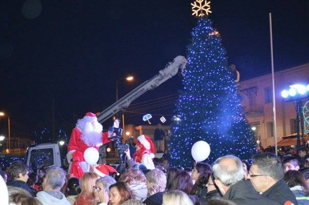  Άναψε το Χριστουγεννιάτικο δένδρο του Δήμου Παγγαίου