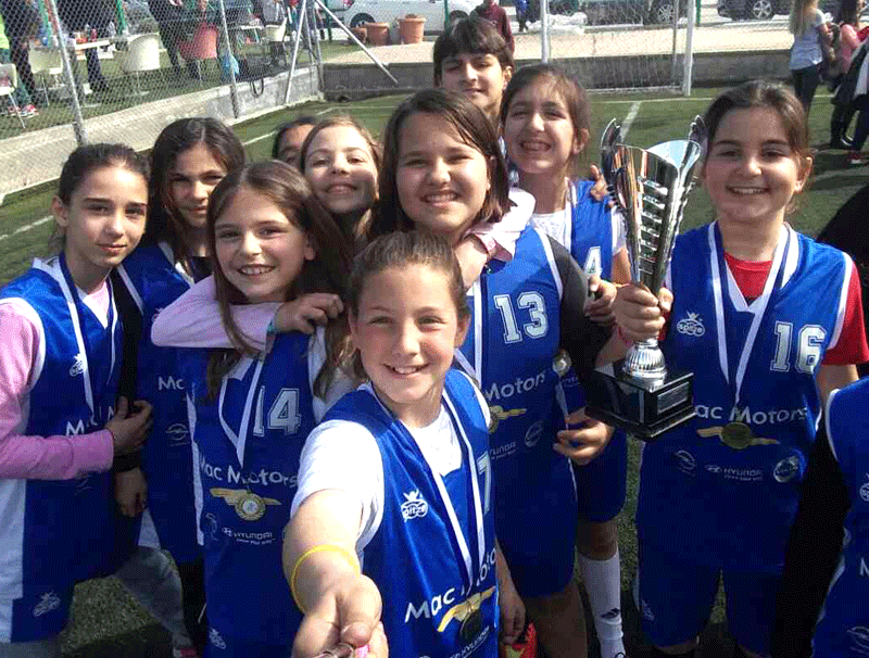  Το σχολείο του Παληού  στο ποδοσφαιρικό πρωτάθλημα στα κορίτσια σήκωσε την κούπα
