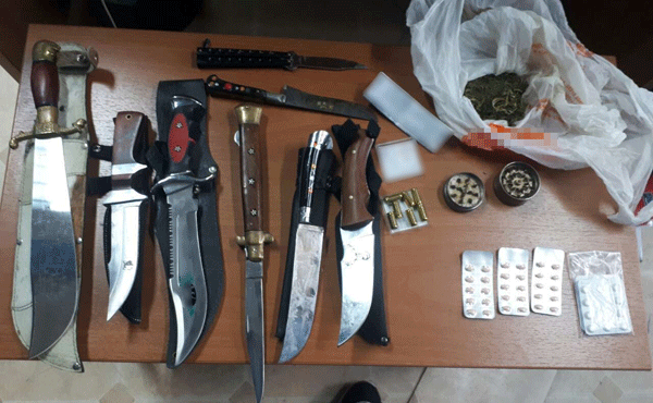  Συνελήφθησαν 3 ημεδαποί στους νομούς Δράμας, Ροδόπης και Καβάλας, κατηγορούμενοι για καλλιέργεια φυτών κάνναβης, κατοχή ναρκωτικών και παράβαση του νόμου περί όπλων κατά περίπτωση