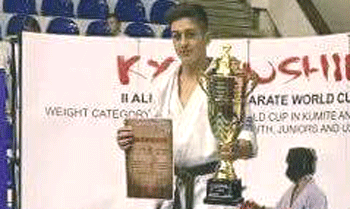  Πρωταθλητής του Καράτε ο άτυχος Λεωνίδας Χατζηναούμ