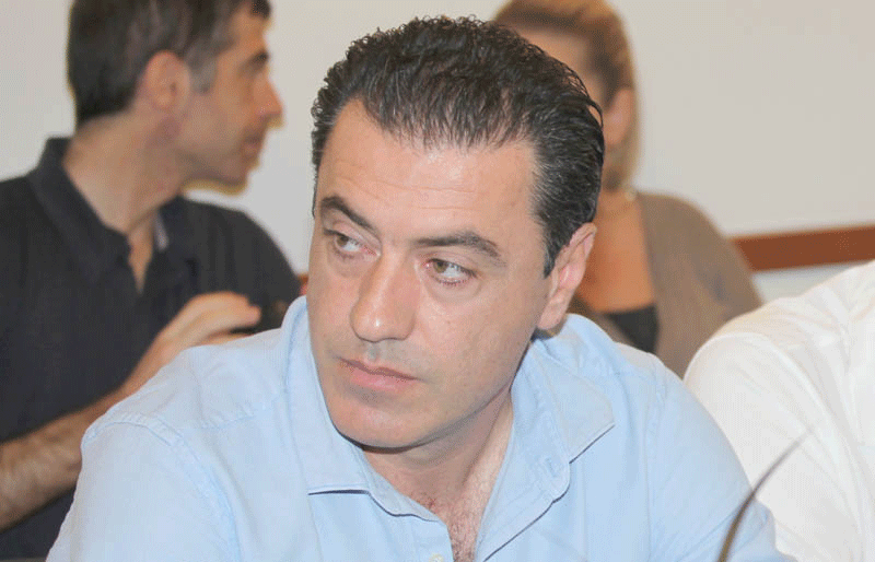  Ο Μάκης Παπαδόπουλος καταλογίζει αδιαφορία στην Διοίκηση του Δήμου για το Κλειστό Κολυμβητήριο και το Κλειστό Ποταμουδίων