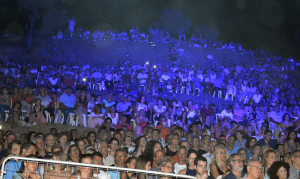  3.000 κόσμος για τη συναυλία Νταλάρα- Μαχαιρίτσα στα Κάστρα της Νέας Περάμου (φωτογραφίες)