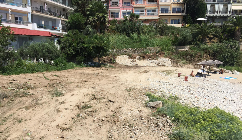  Ο Δήμος Καβάλας καθάρισε την παραλία δίπλα στο ξενοδοχείο Lucy