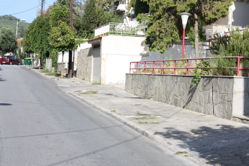  Προσοχή, στην οδό Θεσσαλονίκης αφαιρούνται πινακίδες!