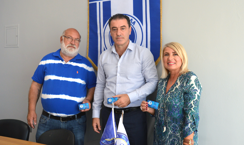  Ο Μάκης Παπαδόπουλος στα γραφεία του ΑΟΚ για την αγορά εισιτηρίων διαρκείας