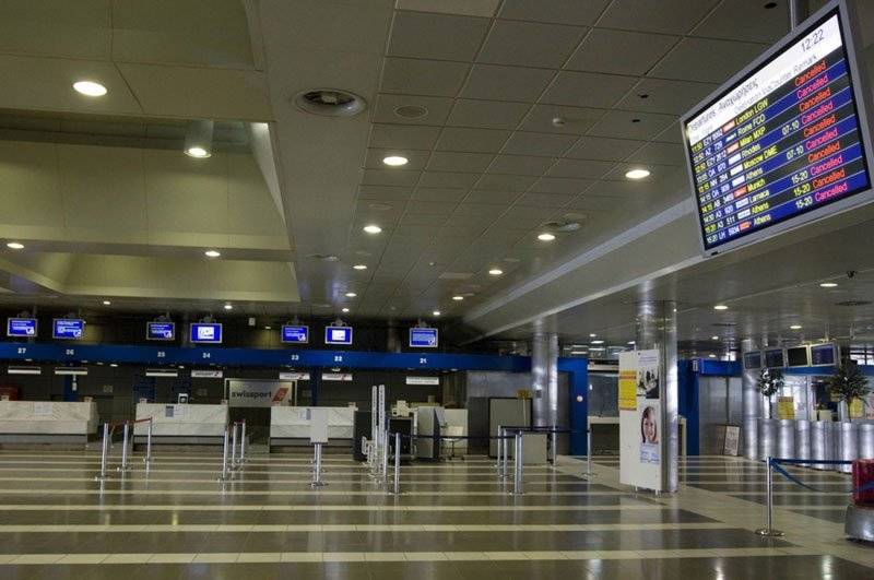  Ολόκληρη οικογένεια προσφύγων προσπάθησε να “πετάξει” από το αεροδρόμιο της Καβάλας με πλαστά έγγραφα