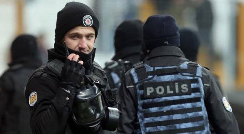  Νέο μπαράζ συλλήψεων στην Τουρκία – Ανθρωποκυνηγητό σε όσους έχουν σχέση και με Οσμάν Καβάλα