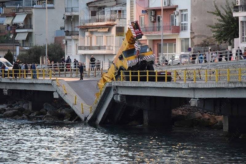  Απόφαση απαγόρευση Λιμενάρχη για την θαλάσσια περιοχή κοντά στην γέφυρα που κατέρρευσε
