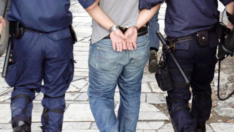  37χρονος άρπαξε τσάντα με 2.420 ευρώ  από γραφείο στην πόλη των Σερρών το πρωί  και τον πιάσανε το μεσημέρι στην Καβάλα