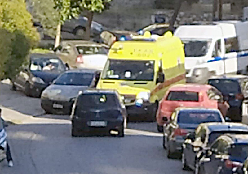  Τραυματίας οδηγός μετά από σύγκρουση επιβατικών στην οδό Θεσσαλονίκης (φωτογραφία)