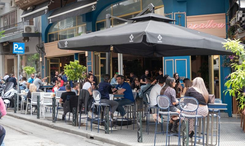  Σαρηγιάννης: Καφέ, μπαρ, εστίαση ανοίγουν Μάιο στη Β. Ελλάδα – Απρίλη στη Νότια!