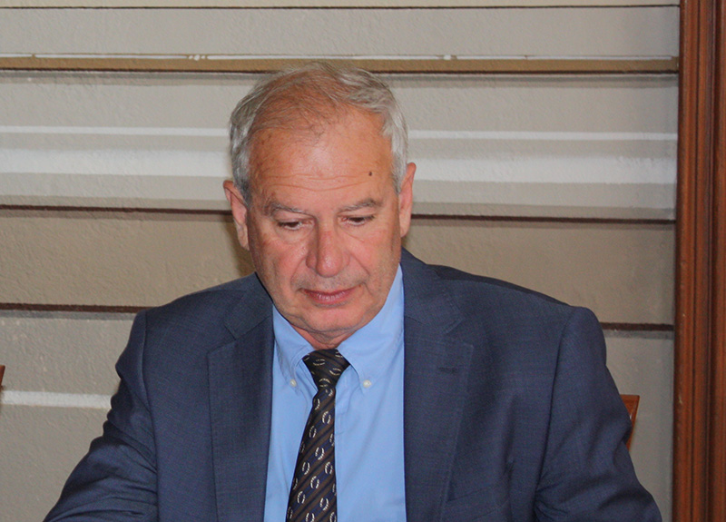  Θόδωρος Μουριάδης: «Πρέπει να ανακληθούν οι αποφάσεις για τις συγχωνεύσεις τμημάτων στα σχολεία του Δήμου»