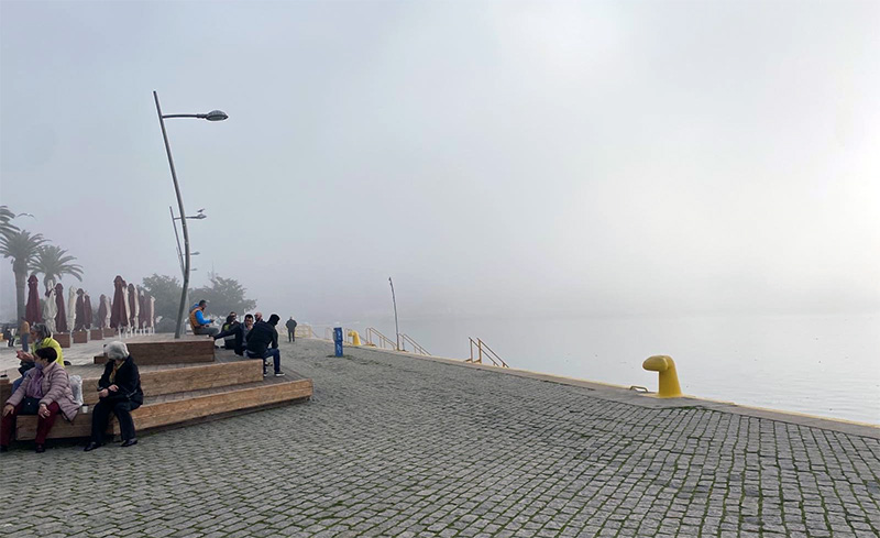  Πυκνή ομίχλη κάλυψε το λιμάνι της Καβάλας (φωτογραφίες)