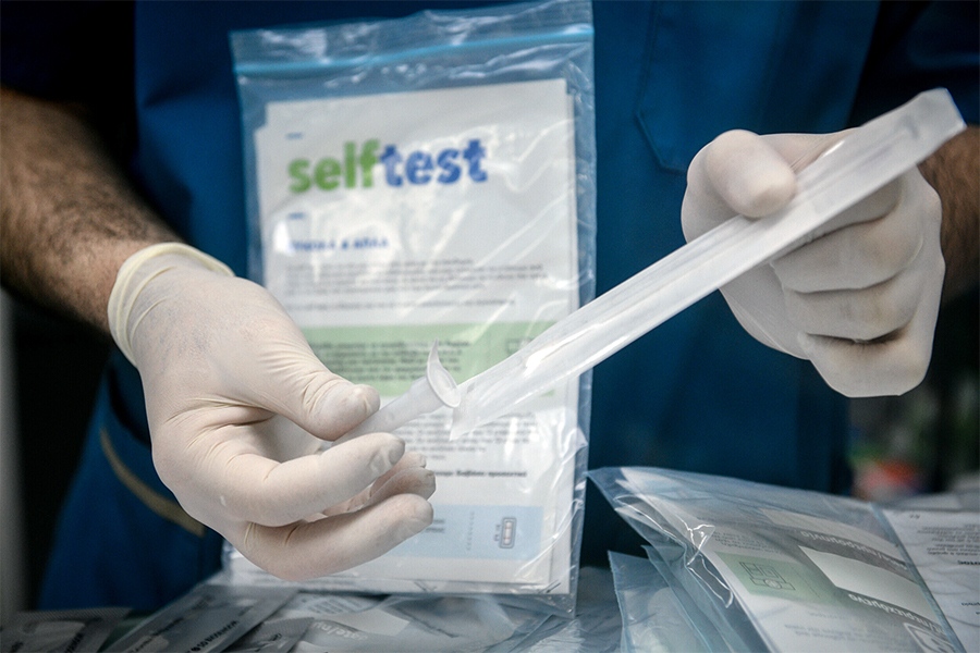  2.300 επιπλέον self tests στα φαρμακεία της πόλης για τους μαθητές του Δήμου Καβάλας