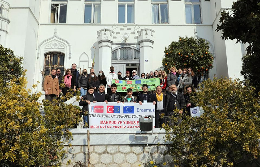  Μαθητές και καθηγητές από Τουρκία και Ισπανία στο Δημαρχείο Καβάλας (φωτογραφίες)