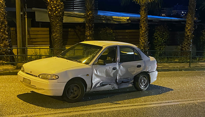  Τροχαίο υλικών ζημιών μπροστά στο  ξενοδοχείο Porto Palio (φωτογραφίες)