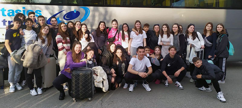  Ομάδα μαθητών και εκπαιδευτικών της Γ’ τάξης του 7ου Γυμνασίου στο 7ο Ευρωπαϊκό Μαθητικό Συνέδριο στη Βερόνα