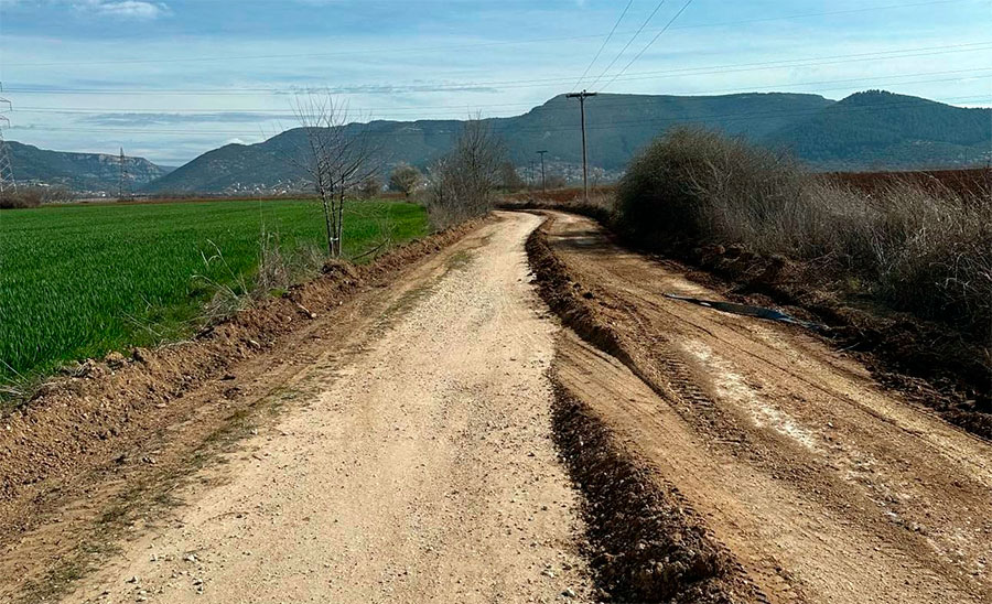  Ξεκίνησαν οι εργασίες για τη βελτίωση της αγροτικής οδοποιίας στο Δήμο Καβάλας (φωτογραφίες)