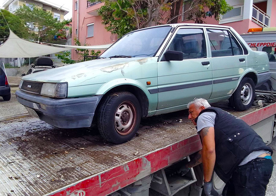  Περισυλλογή εγκαταλελειμμένων οχημάτων στην Καβάλα (φωτογραφίες)