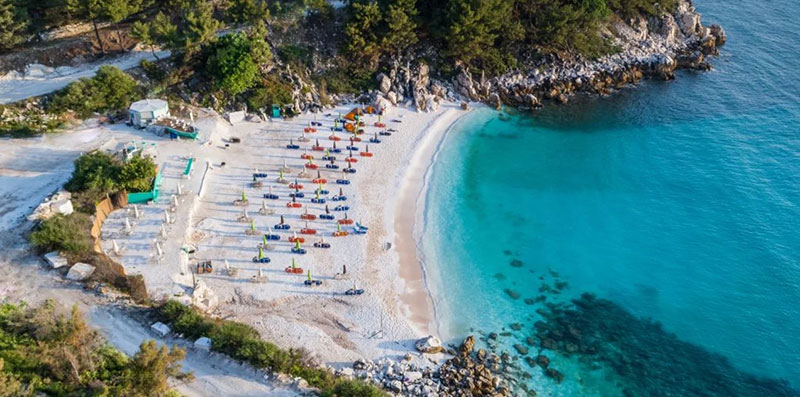  Θάσος: Οι καλύτερες παραλίες του νησιού – Γαλαζοπράσινα νερά, αμμουδιά, πεύκα μέχρι τη θάλασσα και φυσική πισίνα