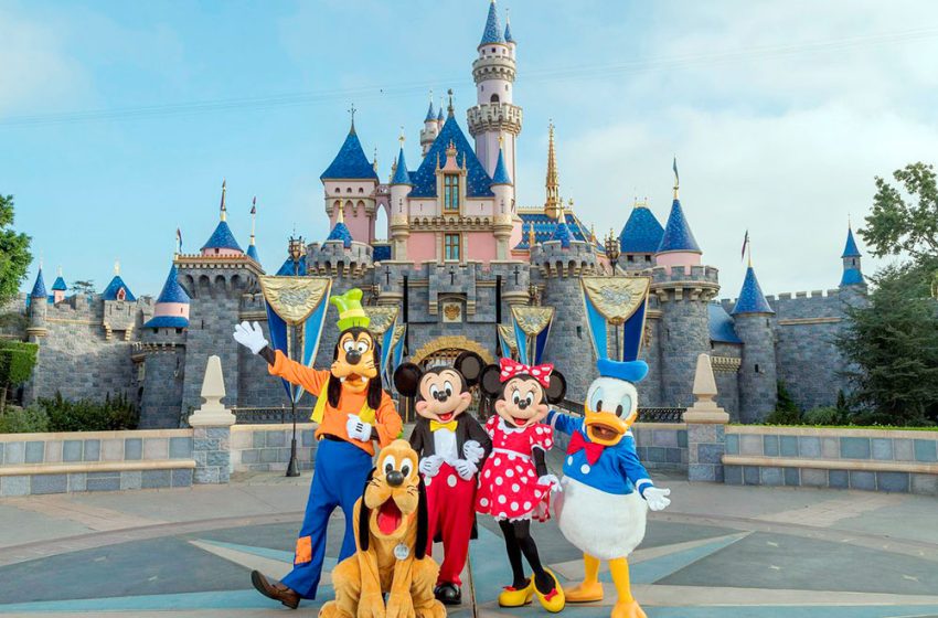  Μέχρι τις εκλογές θα μας έχουν τάξει και Disneyland στην κεντρική πλατεία !!!