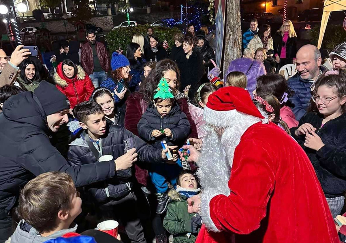 «Μύρισε Χριστούγεννα» στο Ακροβούνι (φωτογραφίες)