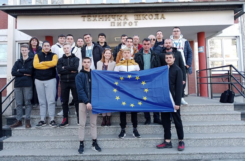  ΕΠΑΛ Ελευθερούπολης: Επιτυχημένη Κινητικότητα Μαθητών και Εκπαιδευτικών, στο Pirot της Σερβίας, στα πλαίσια του προγράμματος Erasmus+ με τίτλο «Step by step in 3D printing» (φωτογραφίες)