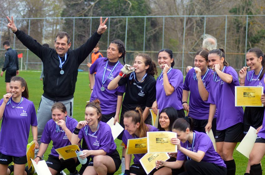  Τα κορίτσια του 1ου ΓΕΛ Καβάλας κατέκτησαν το σχολικό πρωτάθλημα ποδοσφαίρου (φωτογραφίες)