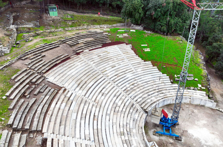  Το αρχαίο θέατρο της Θάσου αποκαταστάθηκε με το λευκό μάρμαρο του νησιού (φωτογραφίες)