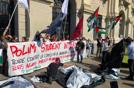 11 Μαΐου, Milano: Η διαδήλωση για την Παλαιστίνη ολοκληρώθηκε στο Πολυτεχνείο όπου ξεκίνησε μια νέα κατασκήνωση μετά από αυτή στο Πανεπιστήμιο la Statale. Φωτογραφία του Milano inMovimento